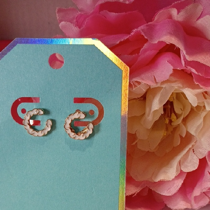 Chic Gold-Tone Textured Hoop Earrings